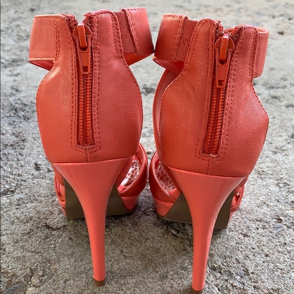 πHost Pickπ Shoes NWOT - Picture 4 of 8